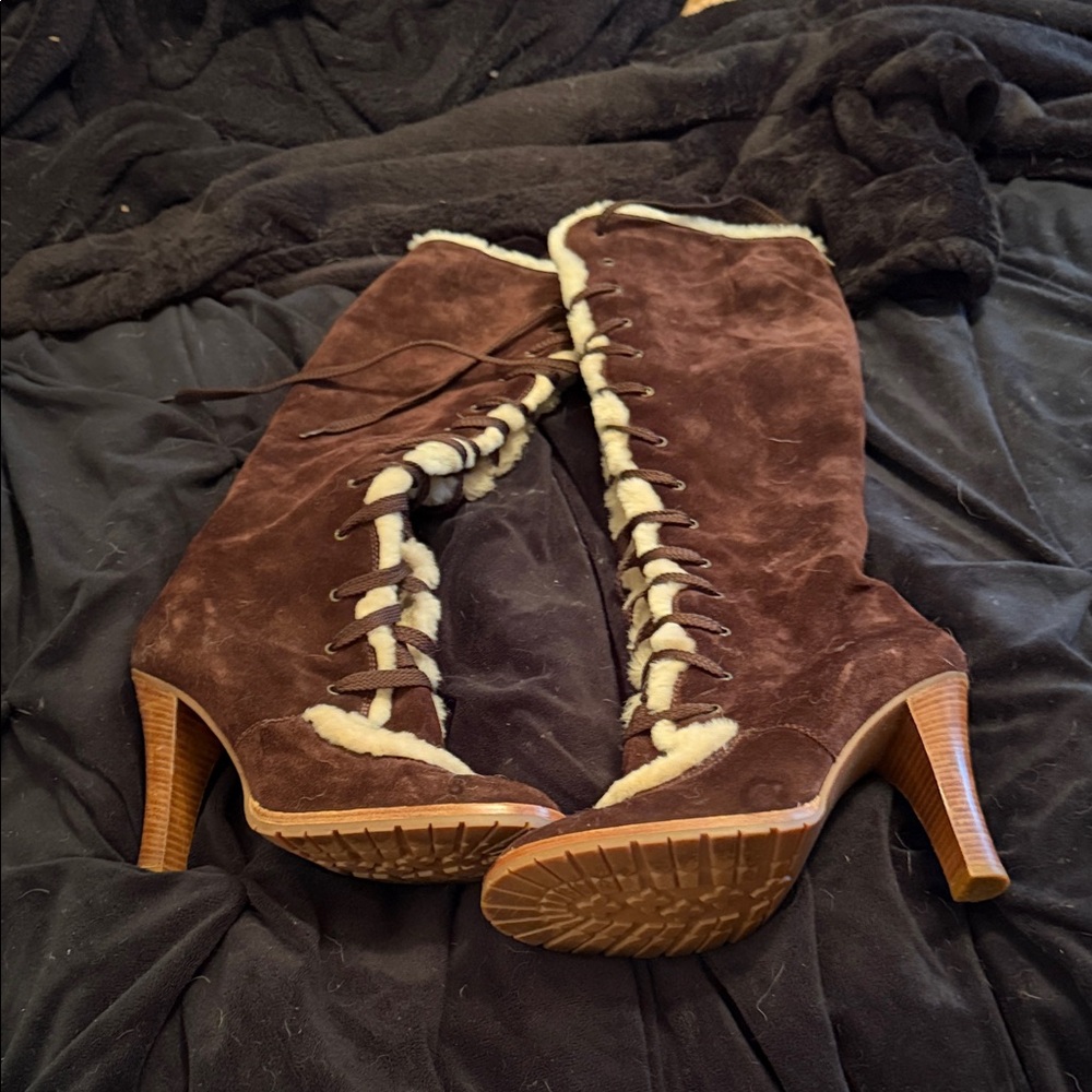 Marc Jacobs Brown Suede Heeled Boots with Cream Trim Size 38 1/2 8 1/2